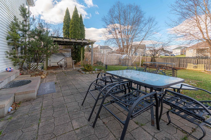 738 Trent, LOVES PARK, Illinois 61111, 4 Bedrooms Bedrooms, ,2 BathroomsBathrooms,House,For Sale,Trent,202507394