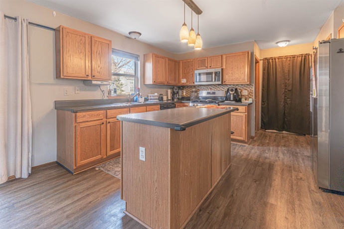 738 Trent, LOVES PARK, Illinois 61111, 4 Bedrooms Bedrooms, ,2 BathroomsBathrooms,House,For Sale,Trent,202507394