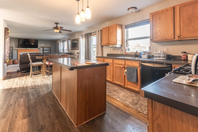 738 Trent, LOVES PARK, Illinois 61111, 4 Bedrooms Bedrooms, ,2 BathroomsBathrooms,House,For Sale,Trent,202507394