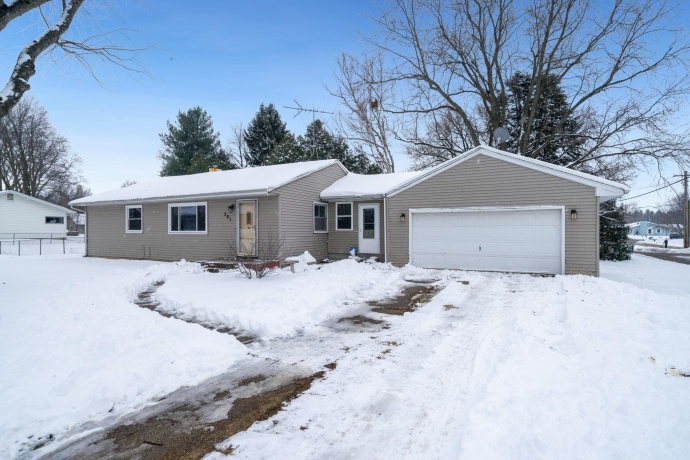 301 Barbara, MOUNT MORRIS, Illinois 61054, 3 Bedrooms Bedrooms, ,1 BathroomBathrooms,House,For Sale,Barbara,202507396