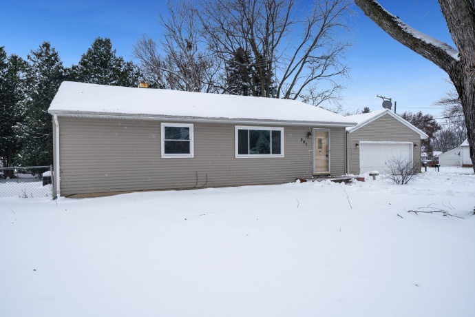 301 Barbara, MOUNT MORRIS, Illinois 61054, 3 Bedrooms Bedrooms, ,1 BathroomBathrooms,House,For Sale,Barbara,202507396