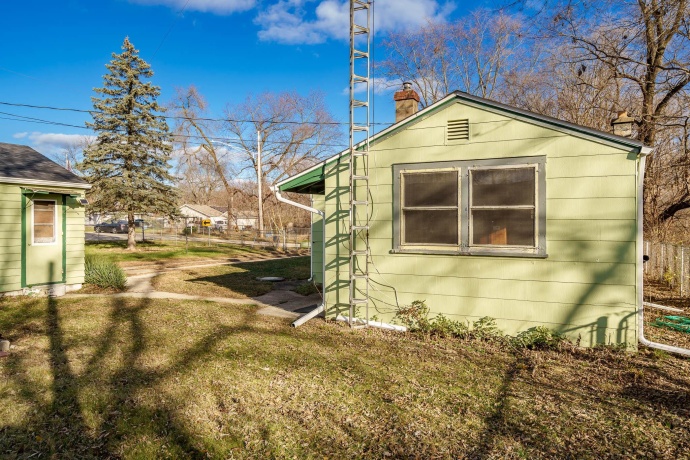 827 Sawyer, ROCKFORD, Illinois 61109, 2 Bedrooms Bedrooms, ,1 BathroomBathrooms,House,For Sale,Sawyer,202507398