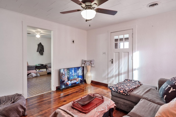 827 Sawyer, ROCKFORD, Illinois 61109, 2 Bedrooms Bedrooms, ,1 BathroomBathrooms,House,For Sale,Sawyer,202507398