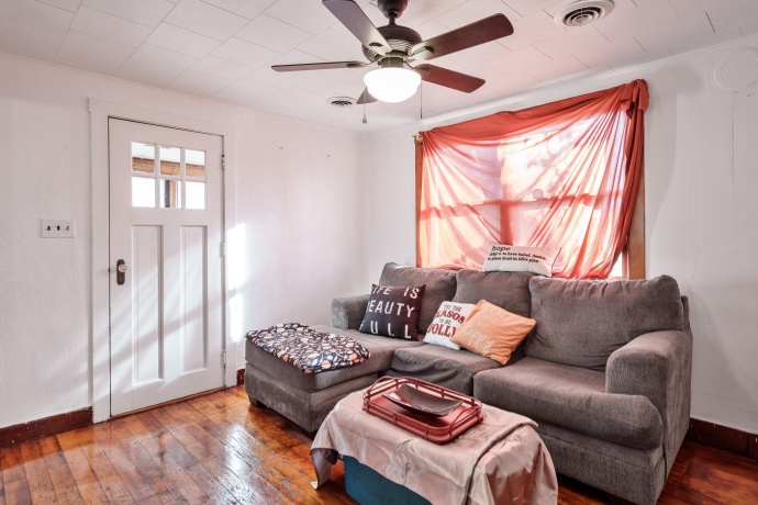 827 Sawyer, ROCKFORD, Illinois 61109, 2 Bedrooms Bedrooms, ,1 BathroomBathrooms,House,For Sale,Sawyer,202507398