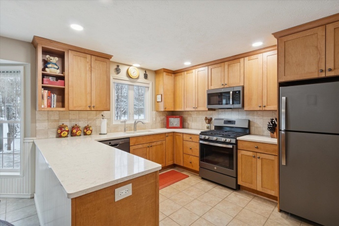 10906 HAMBORG, ROSCOE, Illinois 61073, 4 Bedrooms Bedrooms, ,2 BathroomsBathrooms,House,For Sale,HAMBORG,202507399