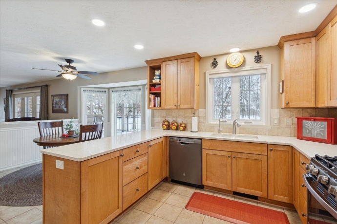 10906 HAMBORG, ROSCOE, Illinois 61073, 4 Bedrooms Bedrooms, ,2 BathroomsBathrooms,House,For Sale,HAMBORG,202507399