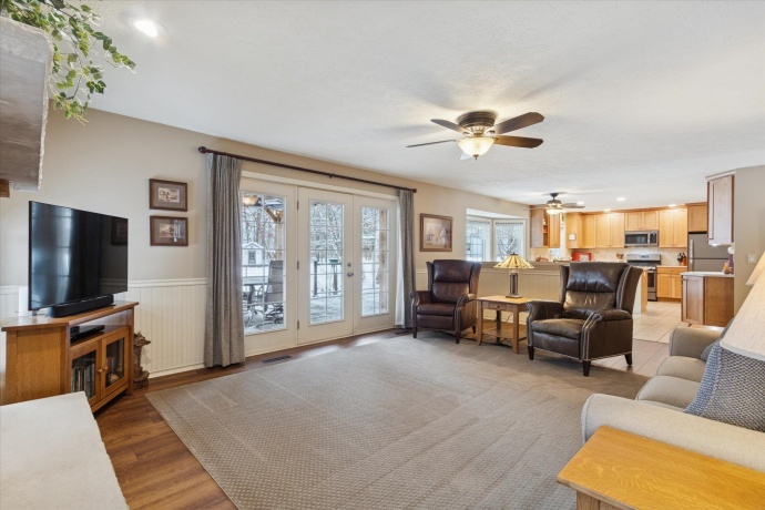 10906 HAMBORG, ROSCOE, Illinois 61073, 4 Bedrooms Bedrooms, ,2 BathroomsBathrooms,House,For Sale,HAMBORG,202507399