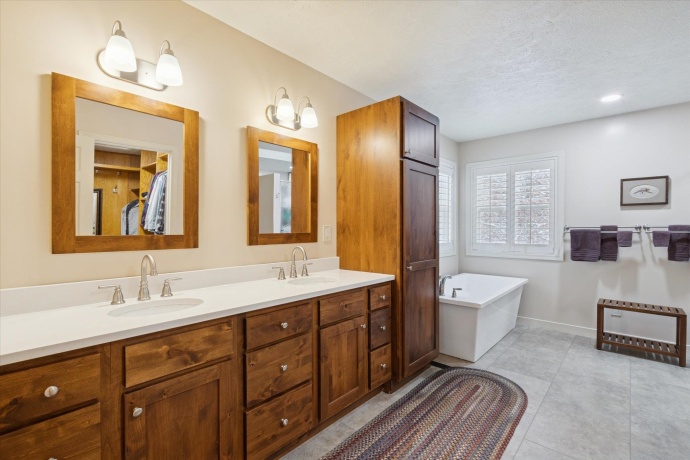 10906 HAMBORG, ROSCOE, Illinois 61073, 4 Bedrooms Bedrooms, ,2 BathroomsBathrooms,House,For Sale,HAMBORG,202507399