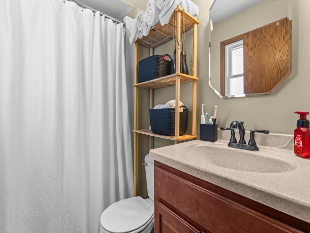 625 Robert, ROCKFORD, Illinois 61107, 4 Bedrooms Bedrooms, ,3 BathroomsBathrooms,House,For Sale,Robert,202507401