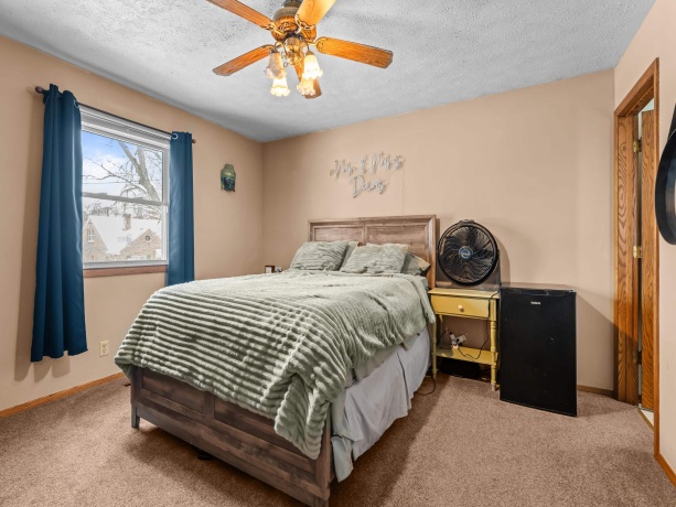 625 Robert, ROCKFORD, Illinois 61107, 4 Bedrooms Bedrooms, ,3 BathroomsBathrooms,House,For Sale,Robert,202507401