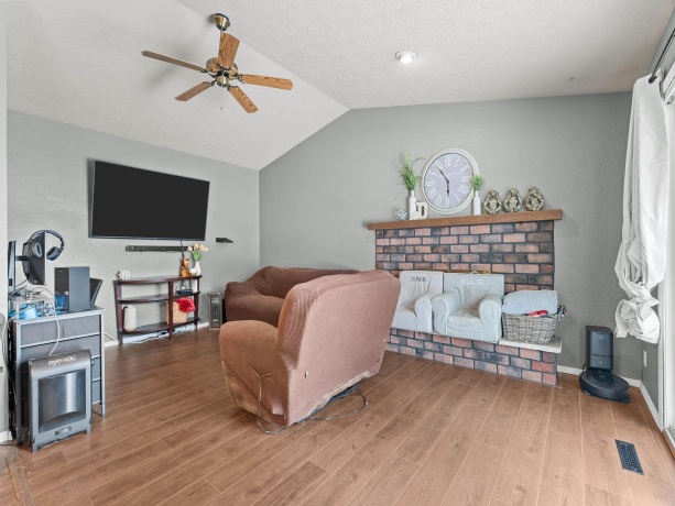 625 Robert, ROCKFORD, Illinois 61107, 4 Bedrooms Bedrooms, ,3 BathroomsBathrooms,House,For Sale,Robert,202507401