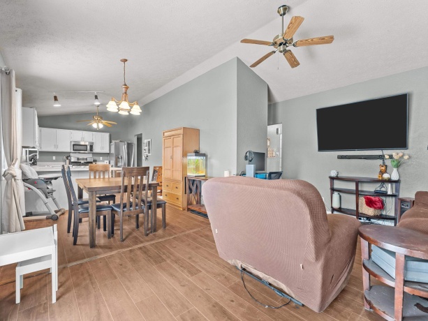 625 Robert, ROCKFORD, Illinois 61107, 4 Bedrooms Bedrooms, ,3 BathroomsBathrooms,House,For Sale,Robert,202507401