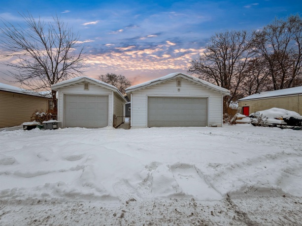 1519 13th, ROCKFORD, Illinois 61104, 4 Bedrooms Bedrooms, ,2 BathroomsBathrooms,House,For Sale,13th,202507404