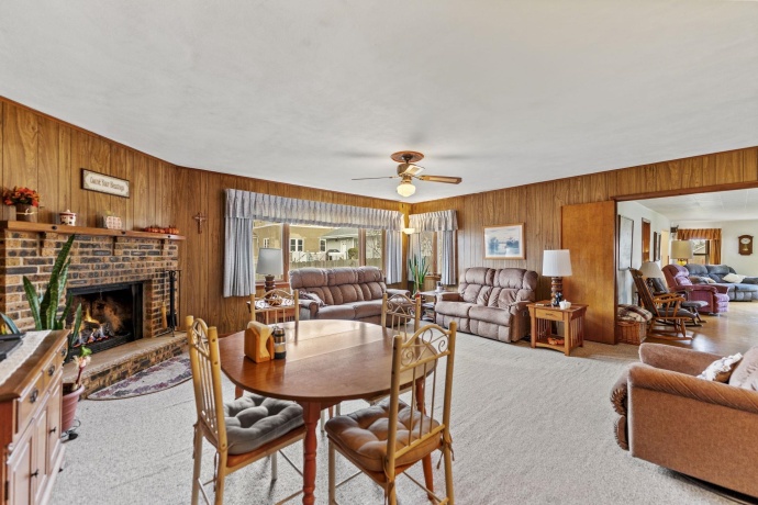 1111 Pearl, BELVIDERE, Illinois 61008, 5 Bedrooms Bedrooms, ,2 BathroomsBathrooms,House,For Sale,Pearl,202507405