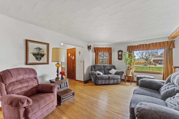 1111 Pearl, BELVIDERE, Illinois 61008, 5 Bedrooms Bedrooms, ,2 BathroomsBathrooms,House,For Sale,Pearl,202507405