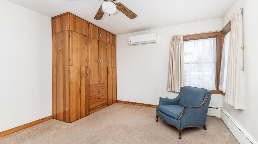 319 Catlin, ELIZABETH, Illinois 61028, 2 Bedrooms Bedrooms, ,1 BathroomBathrooms,House,For Sale,Catlin,202507408