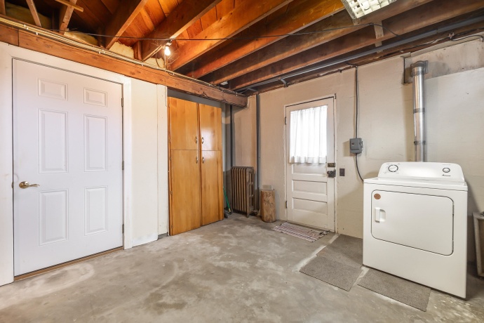 319 Catlin, ELIZABETH, Illinois 61028, 2 Bedrooms Bedrooms, ,1 BathroomBathrooms,House,For Sale,Catlin,202507408