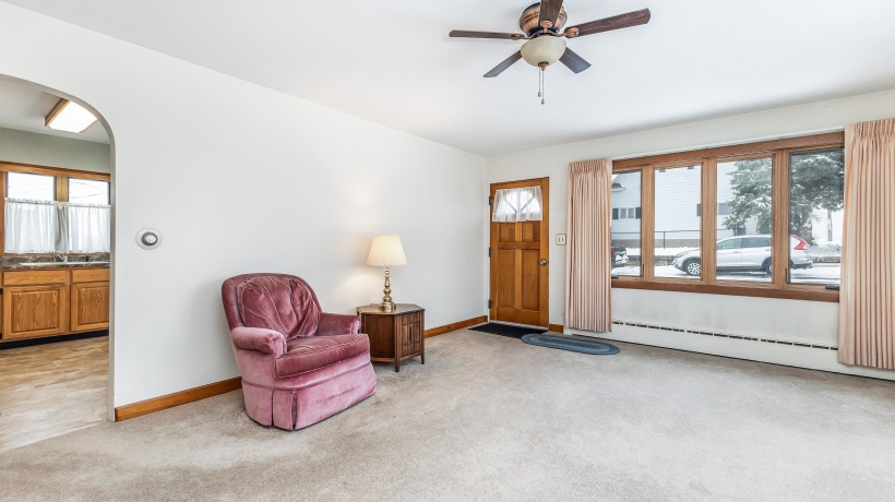 319 Catlin, ELIZABETH, Illinois 61028, 2 Bedrooms Bedrooms, ,1 BathroomBathrooms,House,For Sale,Catlin,202507408