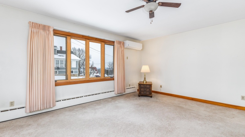 319 Catlin, ELIZABETH, Illinois 61028, 2 Bedrooms Bedrooms, ,1 BathroomBathrooms,House,For Sale,Catlin,202507408