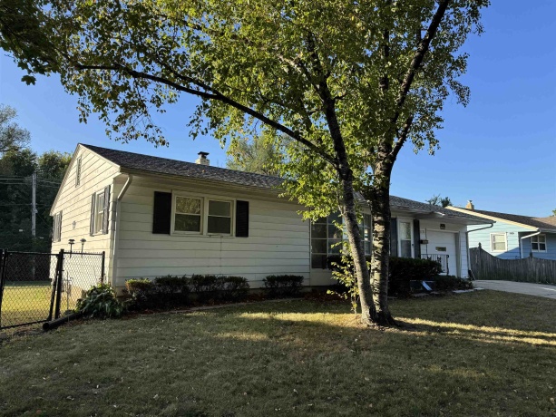 2737 Broadmoor, ROCKFORD, Illinois 61108, 3 Bedrooms Bedrooms, ,2 BathroomsBathrooms,House,For Sale,Broadmoor,202506064