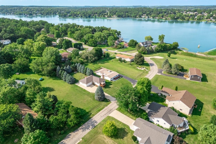 1726 Baintree, LAKE SUMMERSET, Illinois 61019, 3 Bedrooms Bedrooms, ,3 BathroomsBathrooms,House,For Sale,Baintree,202504549