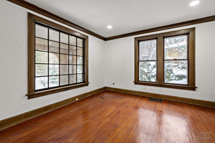 1016 B, ROCKFORD, Illinois 61107, 3 Bedrooms Bedrooms, ,1 BathroomBathrooms,House,For Sale,B,202507411