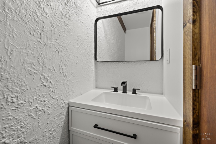 1016 B, ROCKFORD, Illinois 61107, 3 Bedrooms Bedrooms, ,1 BathroomBathrooms,House,For Sale,B,202507411