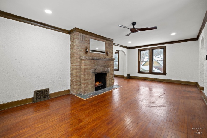 1016 B, ROCKFORD, Illinois 61107, 3 Bedrooms Bedrooms, ,1 BathroomBathrooms,House,For Sale,B,202507411