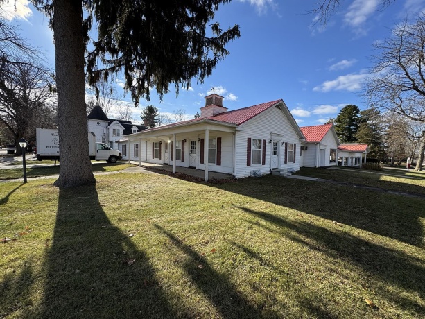 207 Broadway, MOUNT CARROLL, Illinois 61053, ,Commercial,For Sale,Broadway,202507416