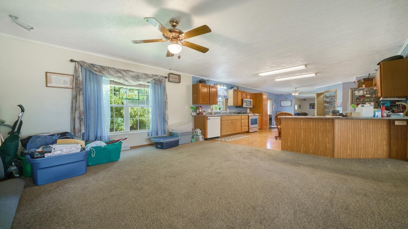 298 IL RT 2, DIXON, Illinois 61021, 3 Bedrooms Bedrooms, ,3 BathroomsBathrooms,House,For Sale,IL RT 2,202505290