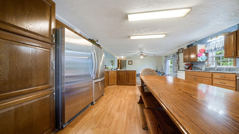 298 IL RT 2, DIXON, Illinois 61021, 3 Bedrooms Bedrooms, ,3 BathroomsBathrooms,House,For Sale,IL RT 2,202505290