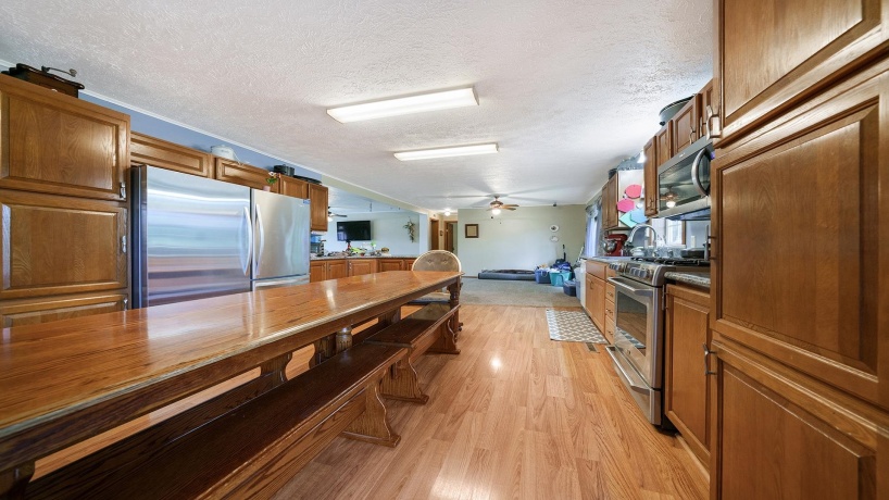 298 IL RT 2, DIXON, Illinois 61021, 3 Bedrooms Bedrooms, ,3 BathroomsBathrooms,House,For Sale,IL RT 2,202505290