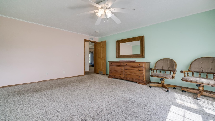 298 IL RT 2, DIXON, Illinois 61021, 3 Bedrooms Bedrooms, ,3 BathroomsBathrooms,House,For Sale,IL RT 2,202505290