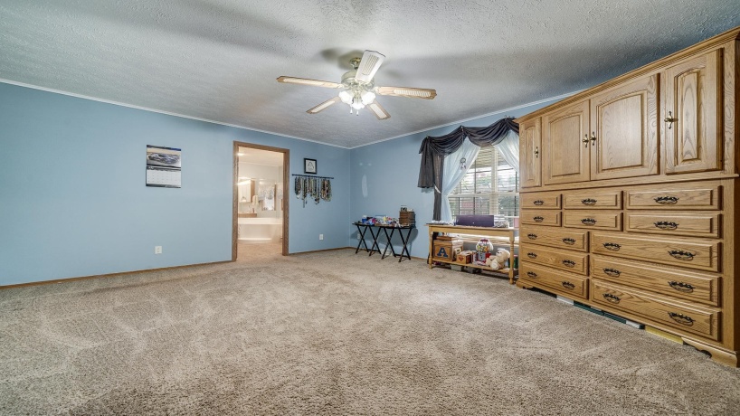 298 IL RT 2, DIXON, Illinois 61021, 3 Bedrooms Bedrooms, ,3 BathroomsBathrooms,House,For Sale,IL RT 2,202505290