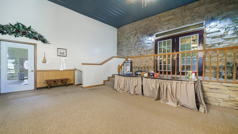 298 IL RT 2, DIXON, Illinois 61021, 3 Bedrooms Bedrooms, ,3 BathroomsBathrooms,House,For Sale,IL RT 2,202505290