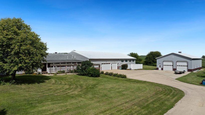 298 IL RT 2, DIXON, Illinois 61021, 3 Bedrooms Bedrooms, ,3 BathroomsBathrooms,House,For Sale,IL RT 2,202505290