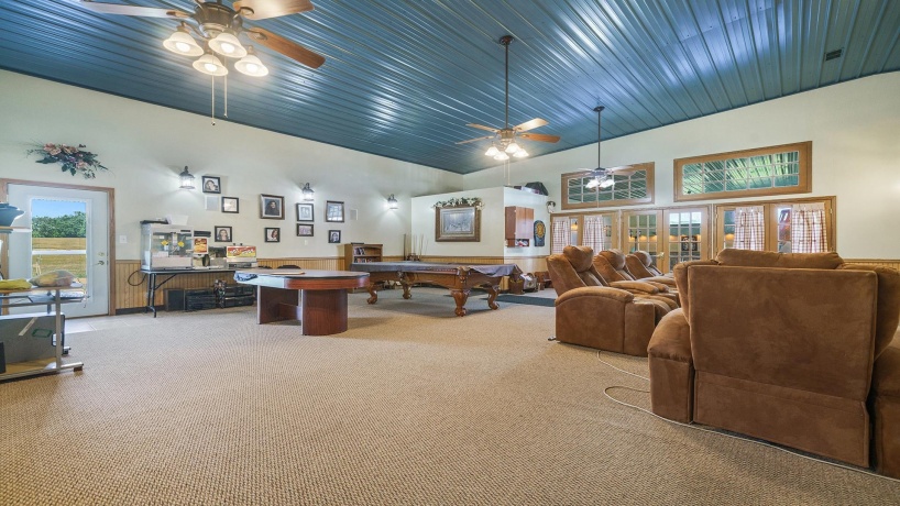 298 IL RT 2, DIXON, Illinois 61021, 3 Bedrooms Bedrooms, ,3 BathroomsBathrooms,House,For Sale,IL RT 2,202505290