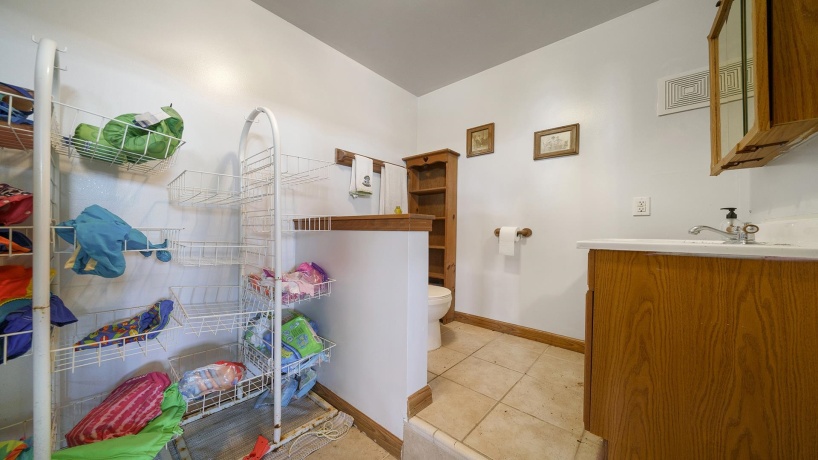 298 IL RT 2, DIXON, Illinois 61021, 3 Bedrooms Bedrooms, ,3 BathroomsBathrooms,House,For Sale,IL RT 2,202505290