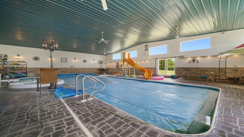 298 IL RT 2, DIXON, Illinois 61021, 3 Bedrooms Bedrooms, ,3 BathroomsBathrooms,House,For Sale,IL RT 2,202505290