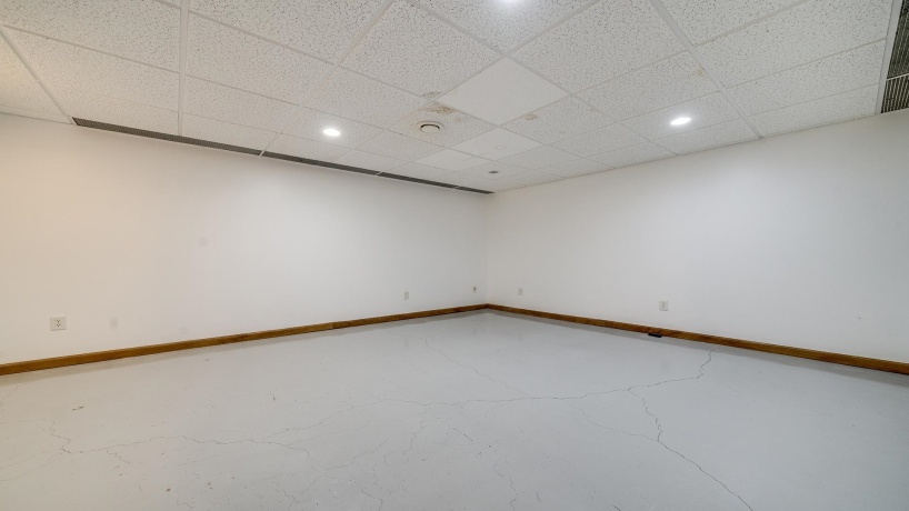 298 IL RT 2, DIXON, Illinois 61021, 3 Bedrooms Bedrooms, ,3 BathroomsBathrooms,House,For Sale,IL RT 2,202505290