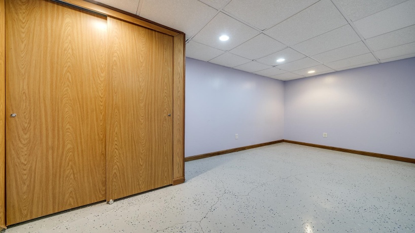 298 IL RT 2, DIXON, Illinois 61021, 3 Bedrooms Bedrooms, ,3 BathroomsBathrooms,House,For Sale,IL RT 2,202505290