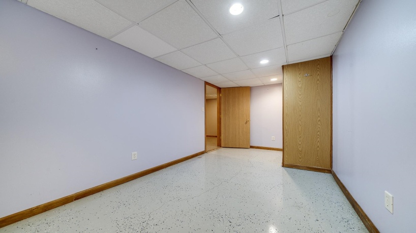 298 IL RT 2, DIXON, Illinois 61021, 3 Bedrooms Bedrooms, ,3 BathroomsBathrooms,House,For Sale,IL RT 2,202505290