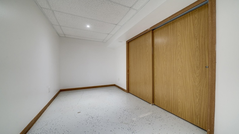 298 IL RT 2, DIXON, Illinois 61021, 3 Bedrooms Bedrooms, ,3 BathroomsBathrooms,House,For Sale,IL RT 2,202505290