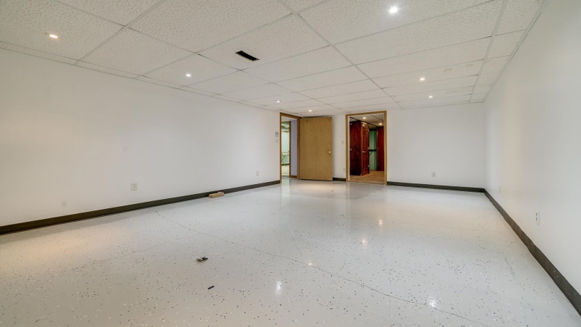 298 IL RT 2, DIXON, Illinois 61021, 3 Bedrooms Bedrooms, ,3 BathroomsBathrooms,House,For Sale,IL RT 2,202505290