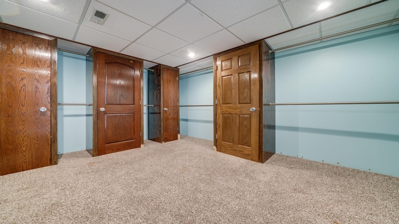 298 IL RT 2, DIXON, Illinois 61021, 3 Bedrooms Bedrooms, ,3 BathroomsBathrooms,House,For Sale,IL RT 2,202505290