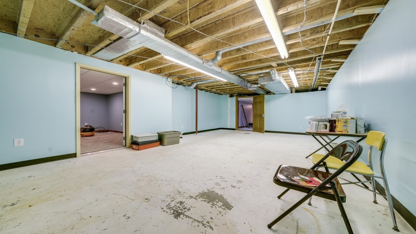 298 IL RT 2, DIXON, Illinois 61021, 3 Bedrooms Bedrooms, ,3 BathroomsBathrooms,House,For Sale,IL RT 2,202505290