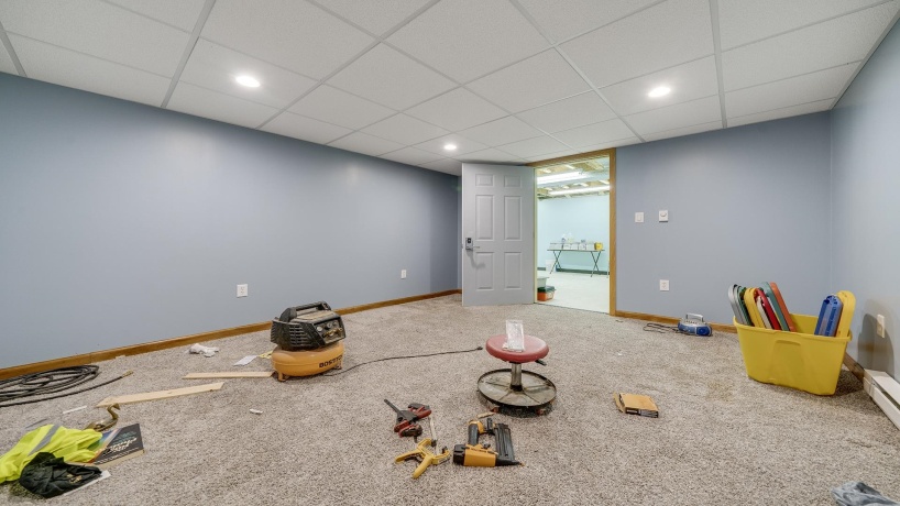 298 IL RT 2, DIXON, Illinois 61021, 3 Bedrooms Bedrooms, ,3 BathroomsBathrooms,House,For Sale,IL RT 2,202505290