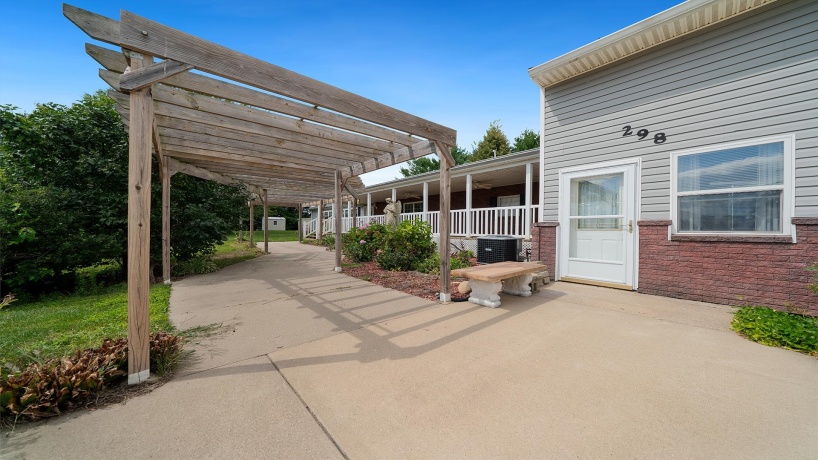 298 IL RT 2, DIXON, Illinois 61021, 3 Bedrooms Bedrooms, ,3 BathroomsBathrooms,House,For Sale,IL RT 2,202505290