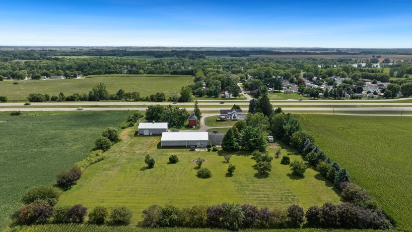 298 IL RT 2, DIXON, Illinois 61021, 3 Bedrooms Bedrooms, ,3 BathroomsBathrooms,House,For Sale,IL RT 2,202505290