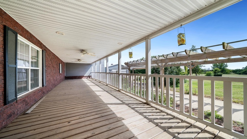 298 IL RT 2, DIXON, Illinois 61021, 3 Bedrooms Bedrooms, ,3 BathroomsBathrooms,House,For Sale,IL RT 2,202505290